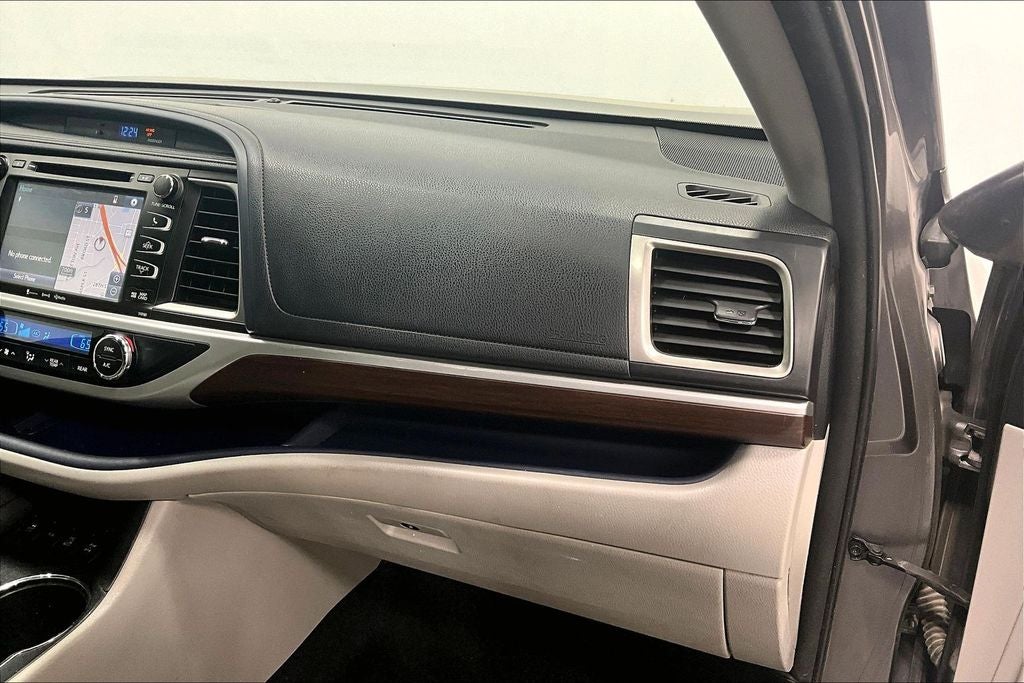 2016 Toyota Highlander Limited Platinum V6