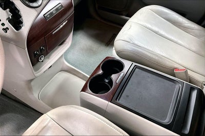 2013 Toyota Sienna XLE 8 Passenger