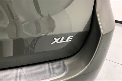 2013 Toyota Sienna XLE 8 Passenger