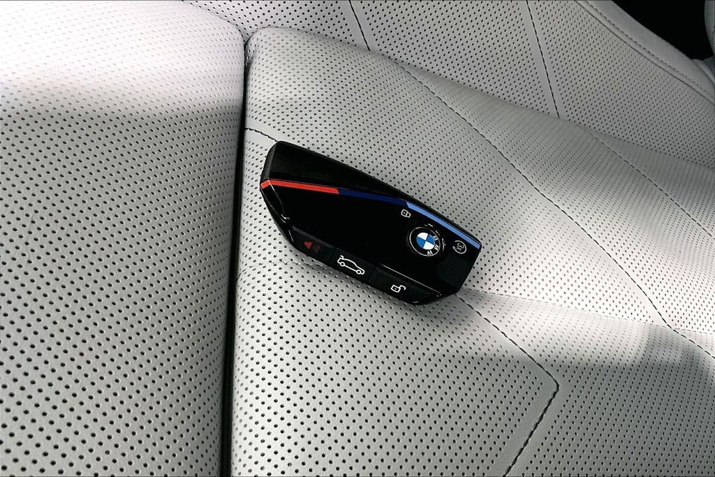 2024 BMW XM Base