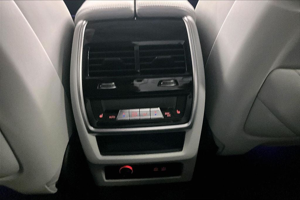 2024 BMW XM Base
