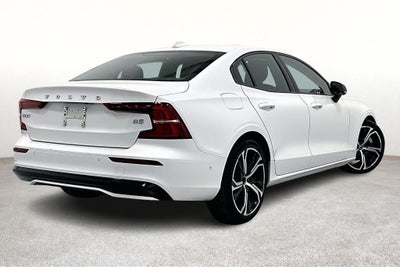 2024 Volvo S60 B5 Plus Dark Theme