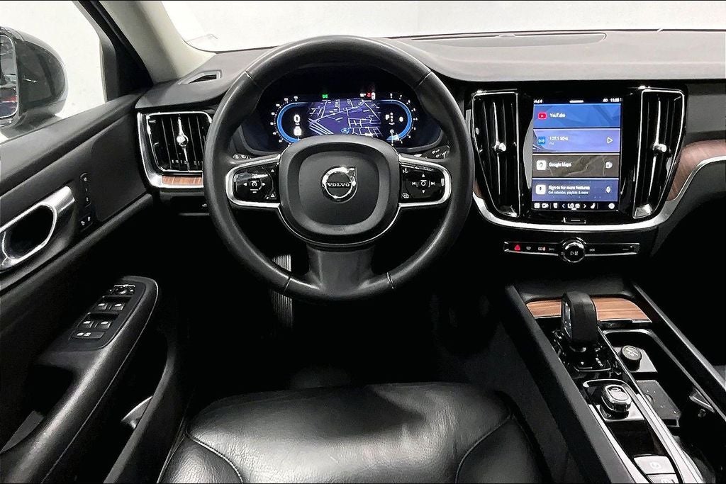 2024 Volvo S60 B5 Plus Dark Theme