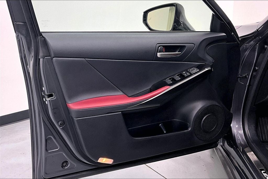 2024 Lexus IS 300