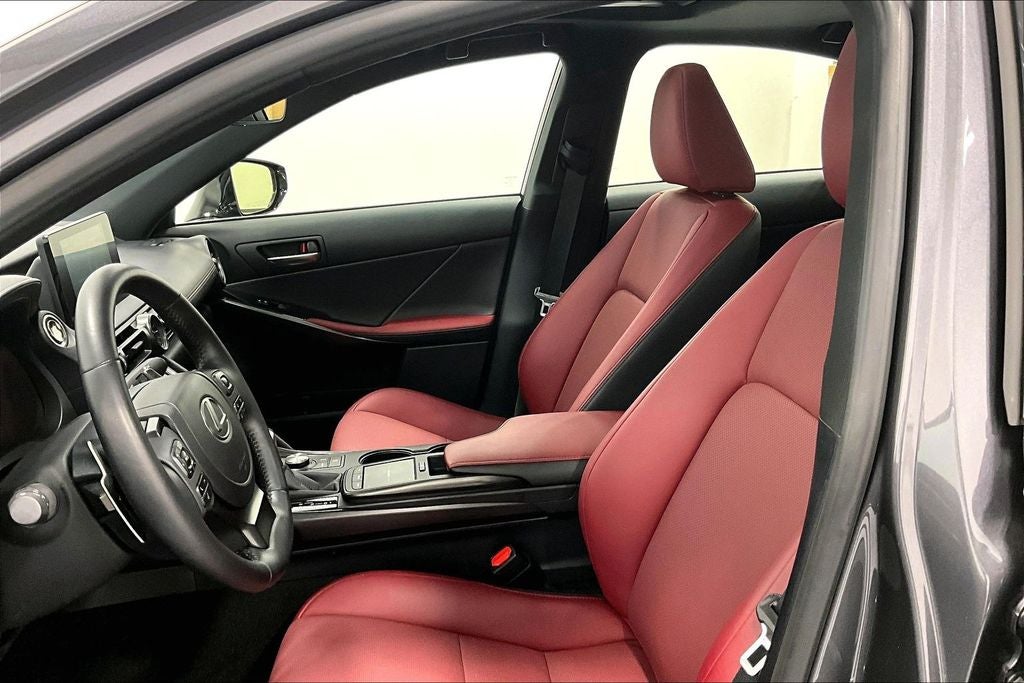 2024 Lexus IS 300