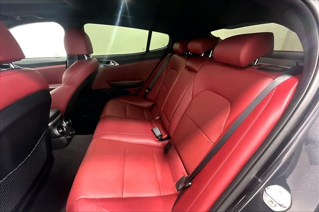 2022 Kia Stinger GT1