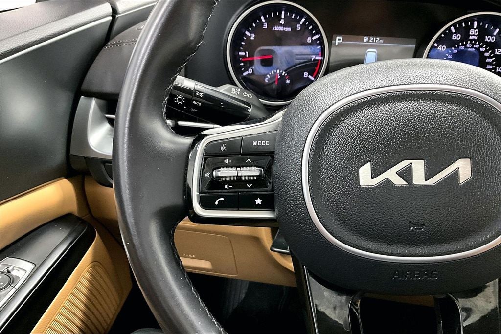 2024 Kia Carnival LX