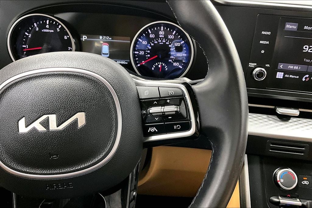 2024 Kia Carnival LX