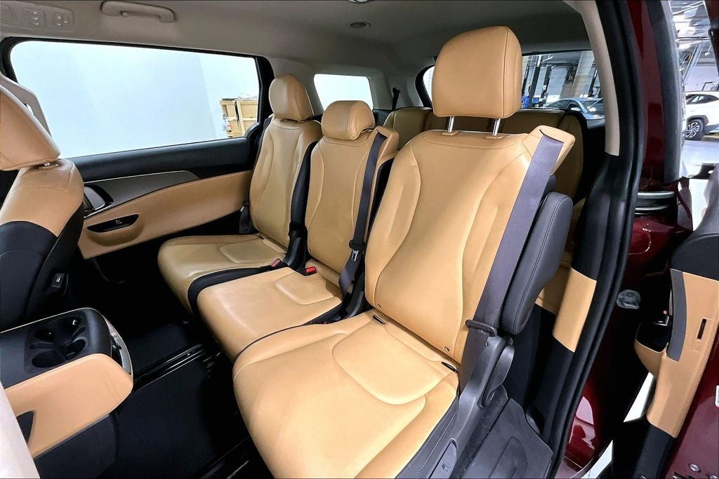 2024 Kia Carnival LX