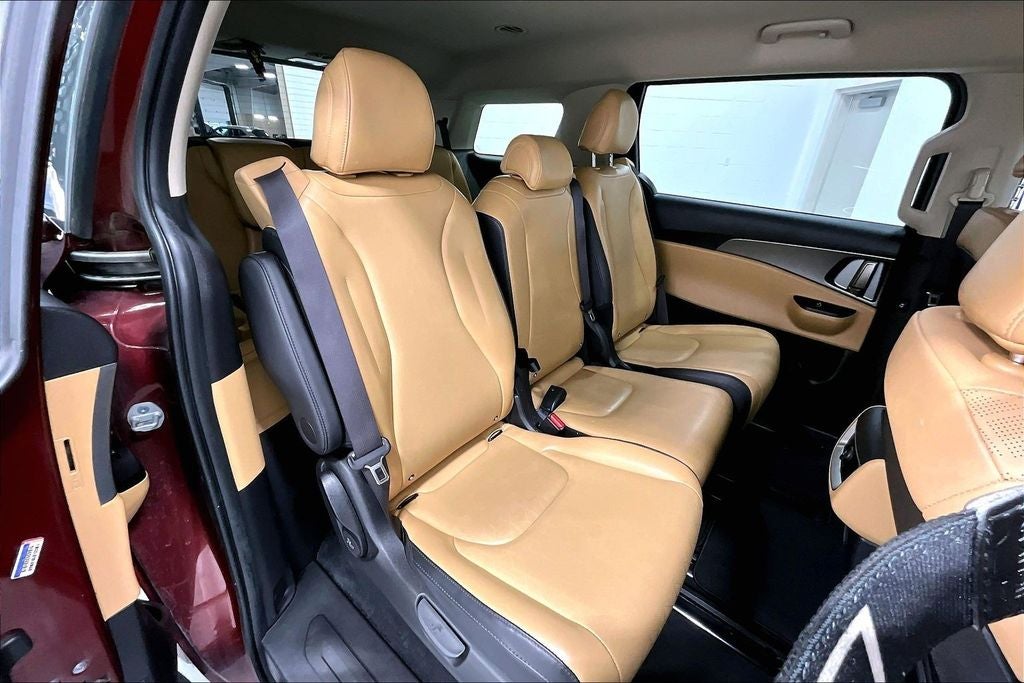 2024 Kia Carnival LX