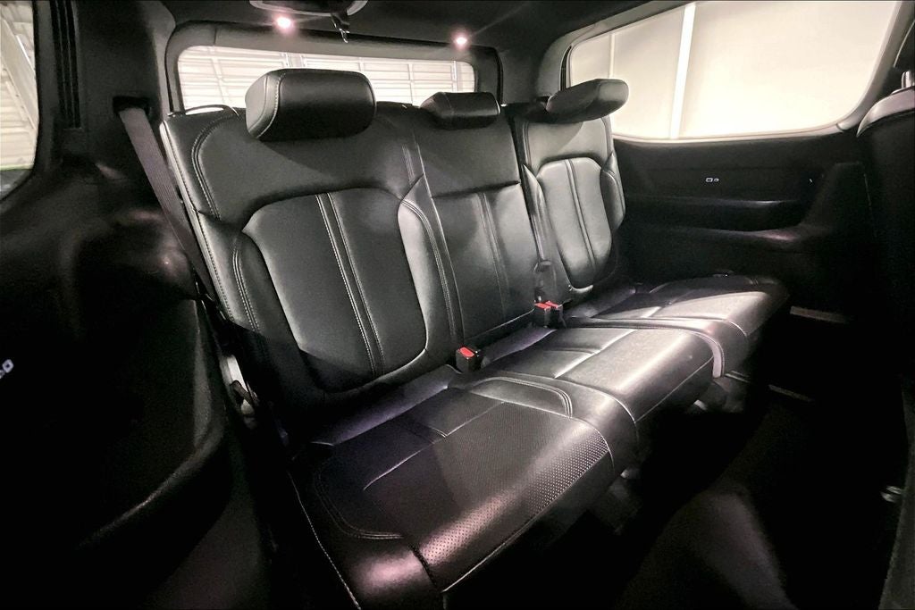 2023 Jeep Wagoneer Base