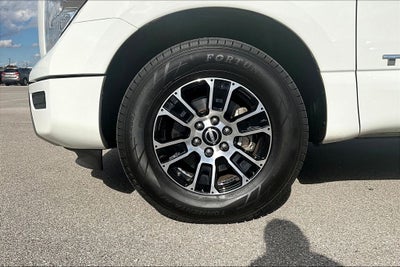 2023 Nissan Titan SV