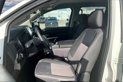 2023 Nissan Titan SV