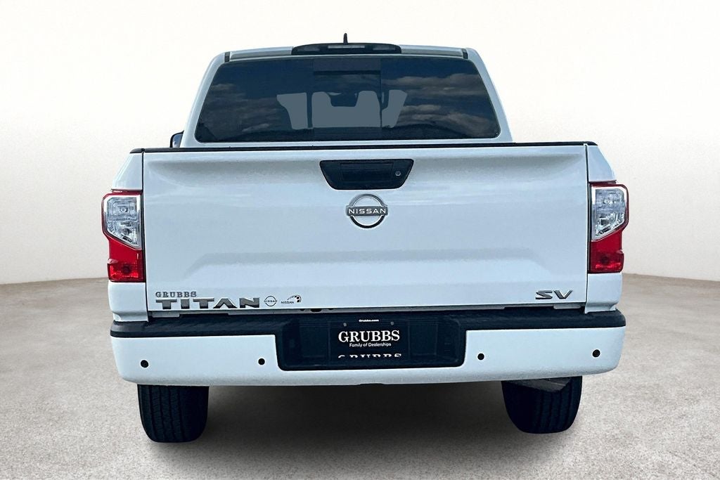 2023 Nissan Titan SV