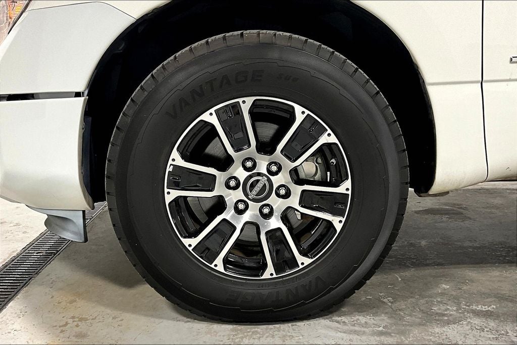 2023 Nissan Titan SV