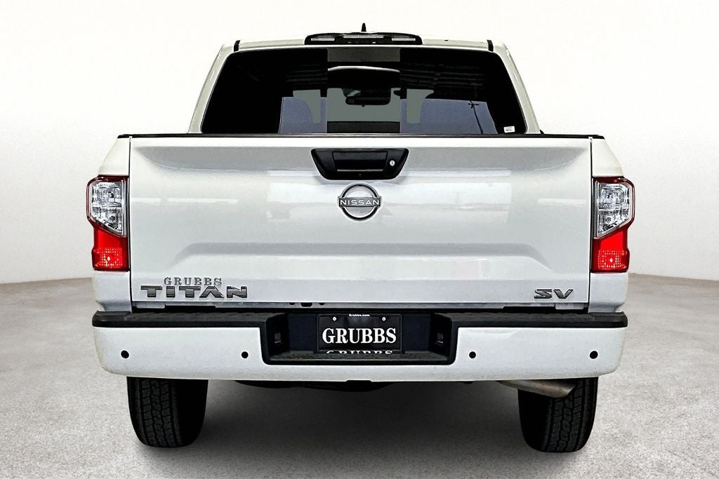 2023 Nissan Titan SV