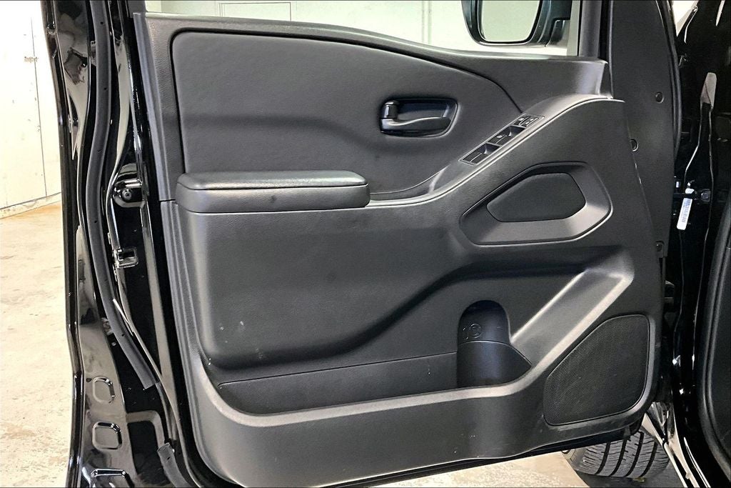 2025 Nissan Frontier S