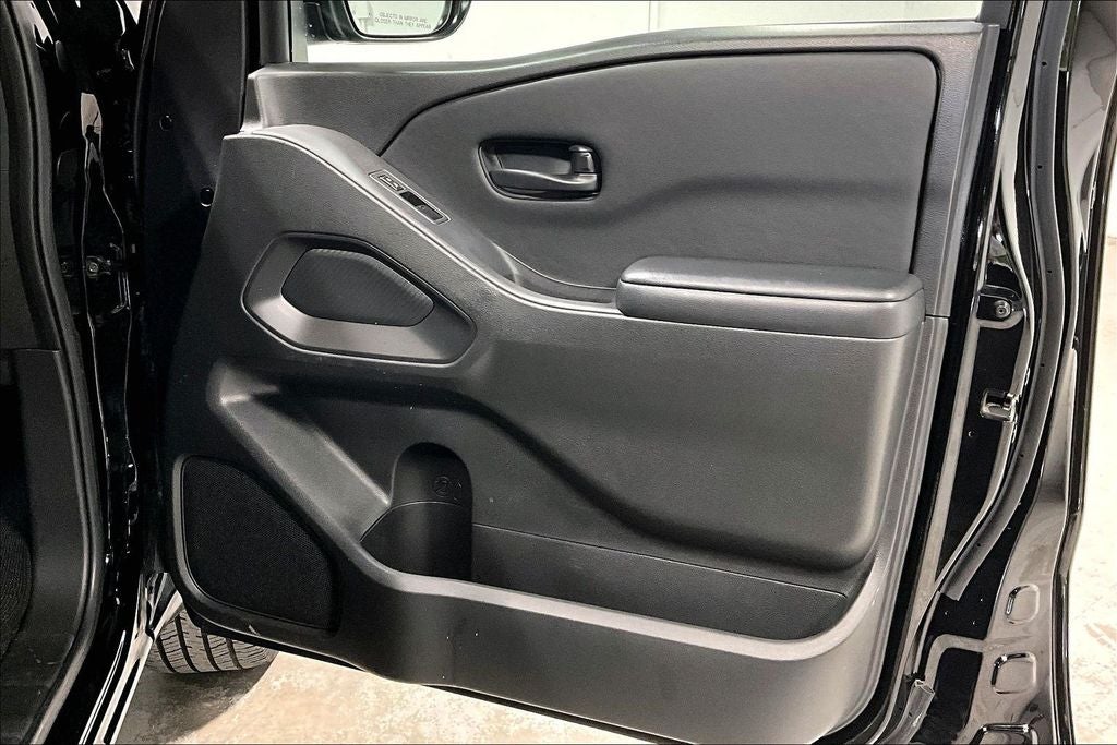 2025 Nissan Frontier S