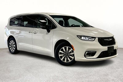 2024 Chrysler Pacifica Hybrid Select