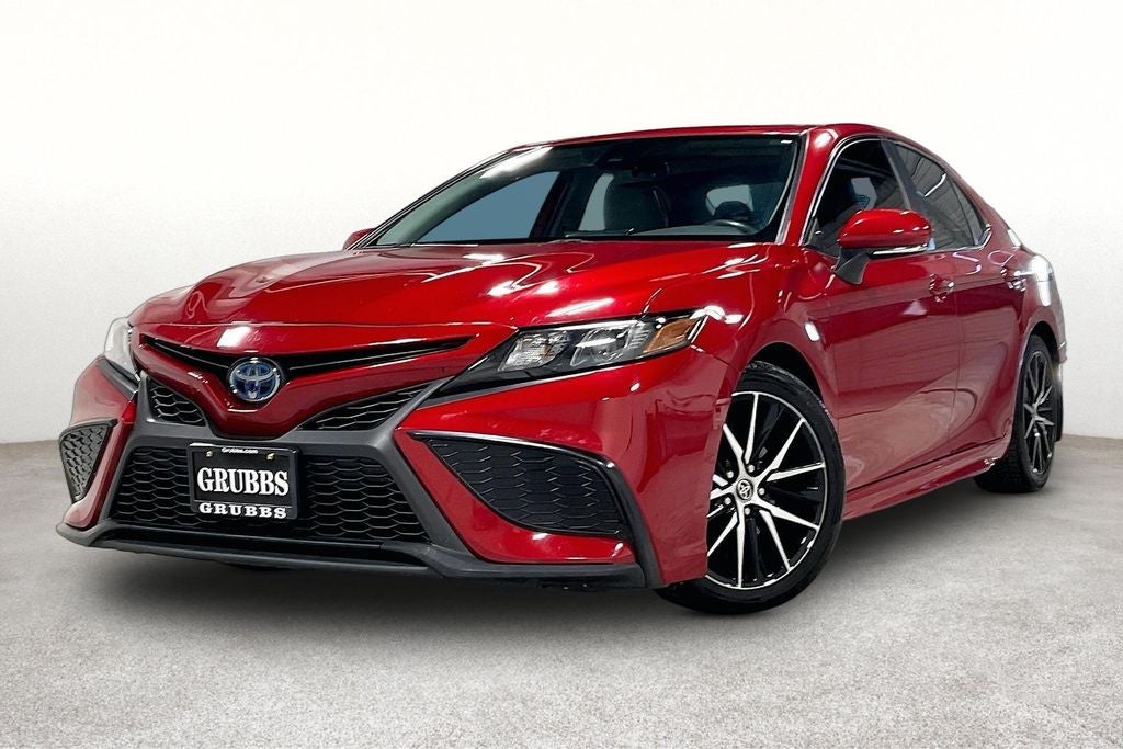 2022 Toyota Camry Hybrid SE
