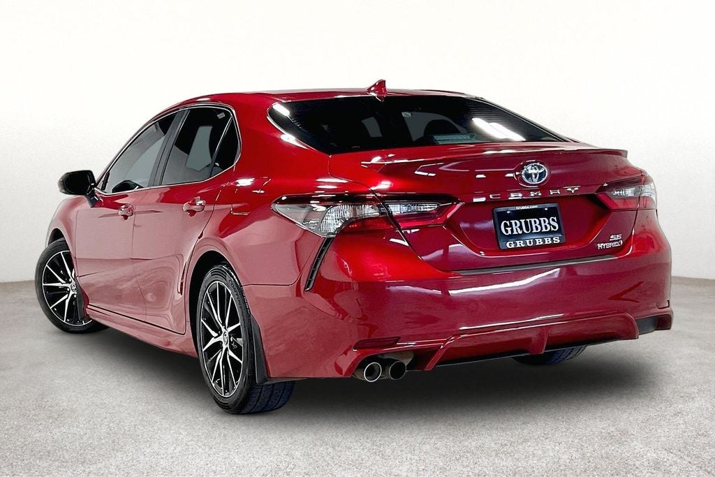 2022 Toyota Camry Hybrid SE
