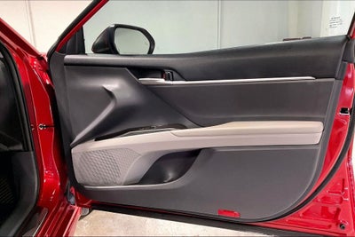 2022 Toyota Camry Hybrid SE