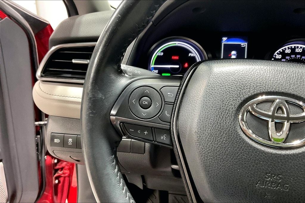 2022 Toyota Camry Hybrid SE