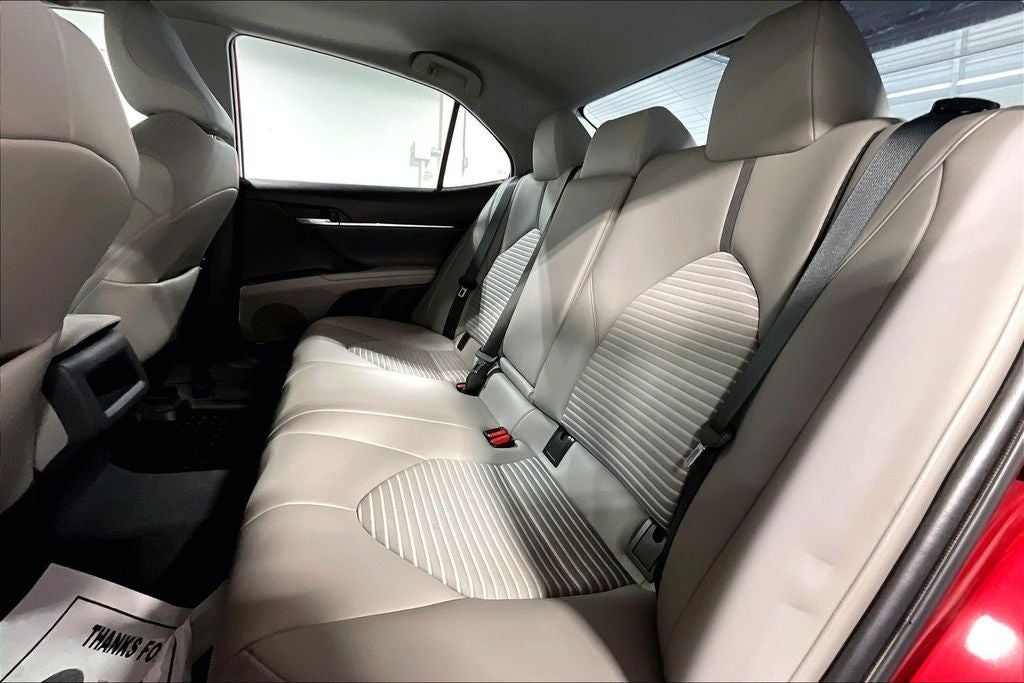 2022 Toyota Camry Hybrid SE