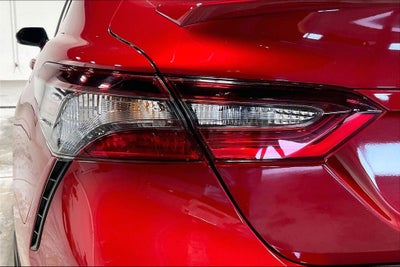 2022 Toyota Camry Hybrid SE
