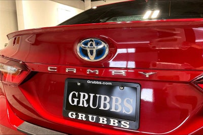 2022 Toyota Camry Hybrid SE