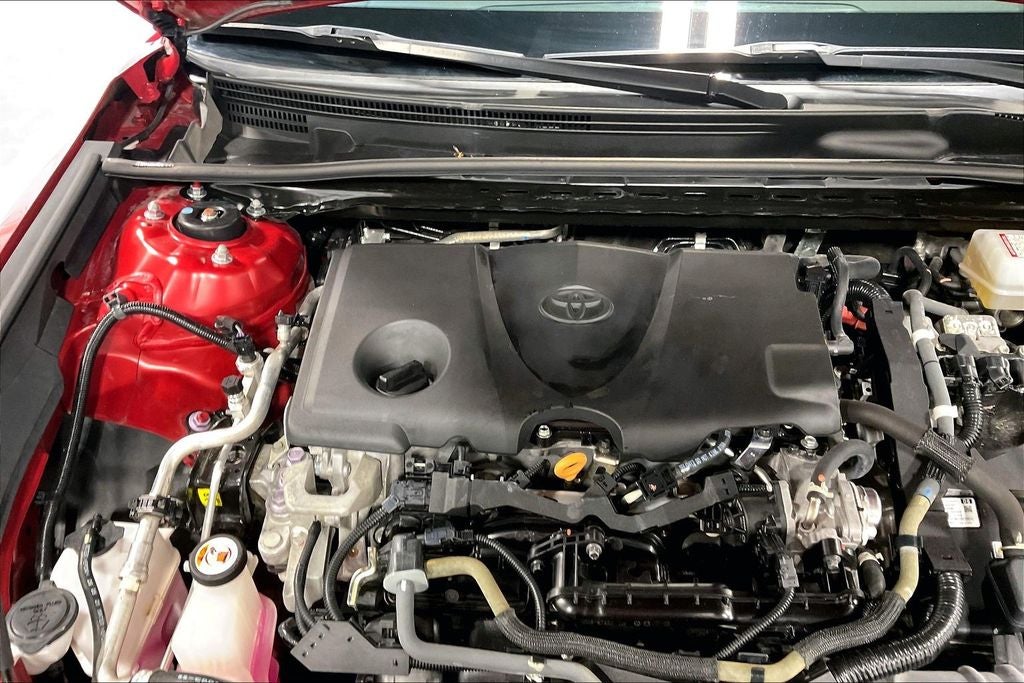 2022 Toyota Camry Hybrid SE