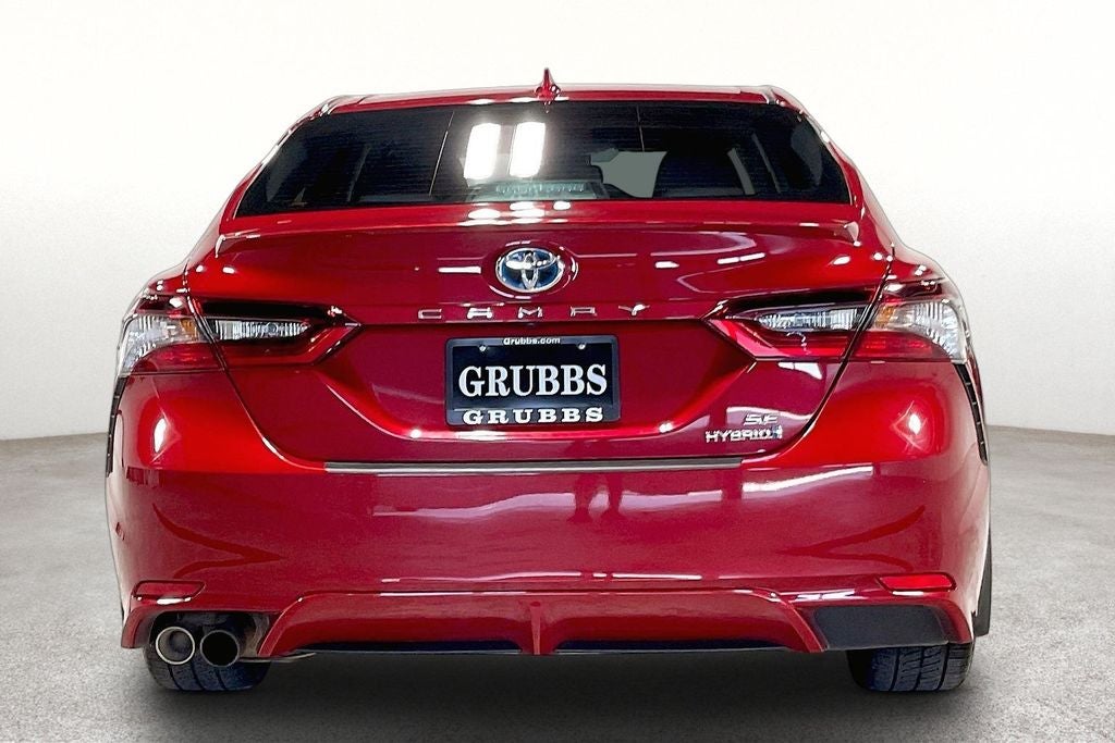 2022 Toyota Camry Hybrid SE