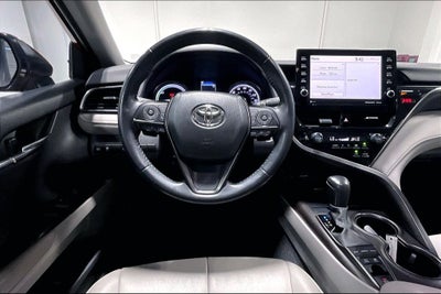 2022 Toyota Camry Hybrid SE