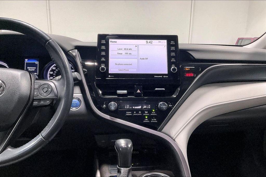 2022 Toyota Camry Hybrid SE