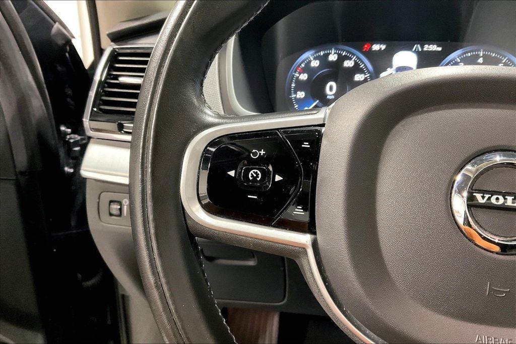 2021 Volvo XC90 T5 Momentum