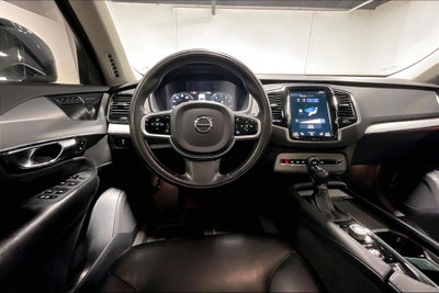 2021 Volvo XC90 T5 Momentum