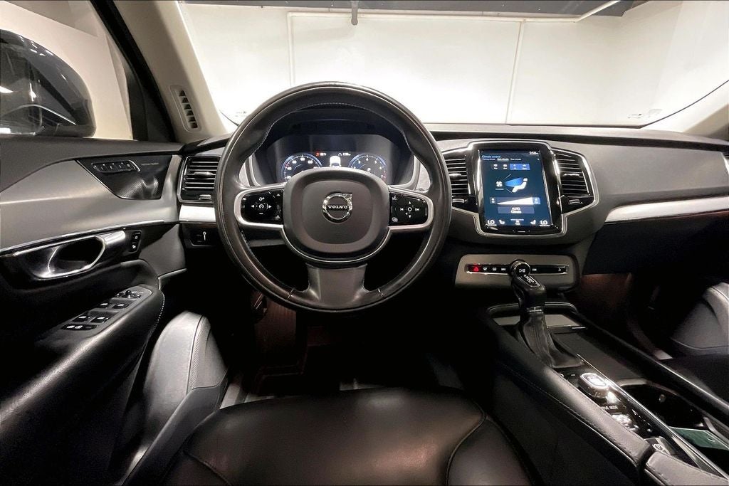 2021 Volvo XC90 T5 Momentum