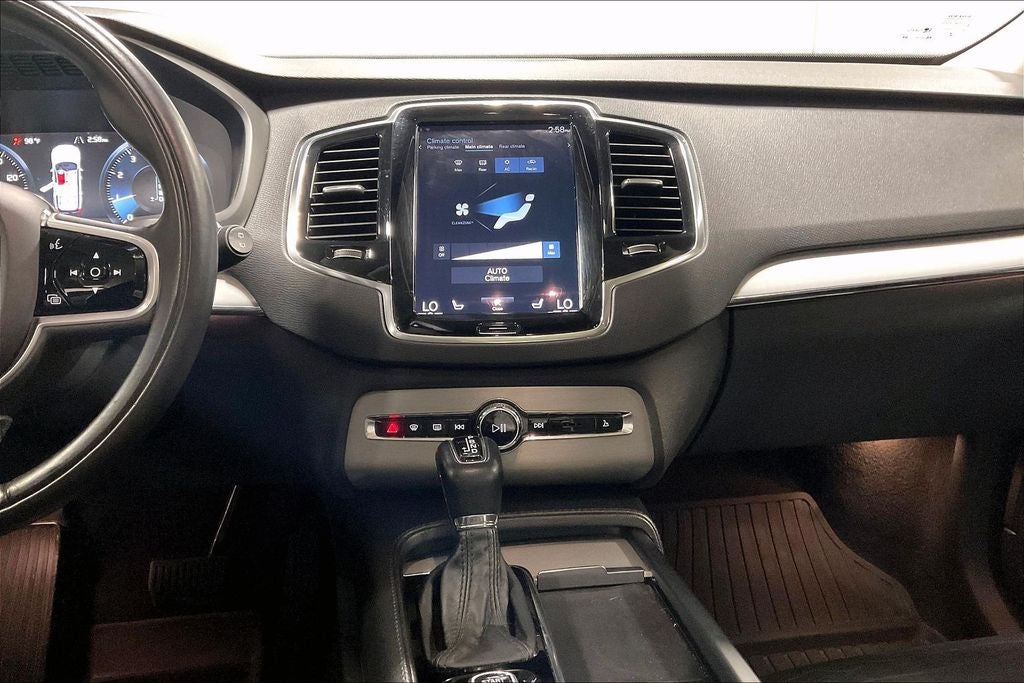 2021 Volvo XC90 T5 Momentum