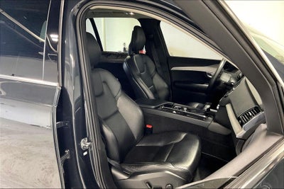 2021 Volvo XC90 T5 Momentum