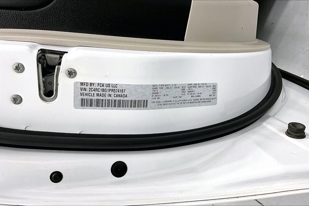 2023 Chrysler Pacifica Touring L