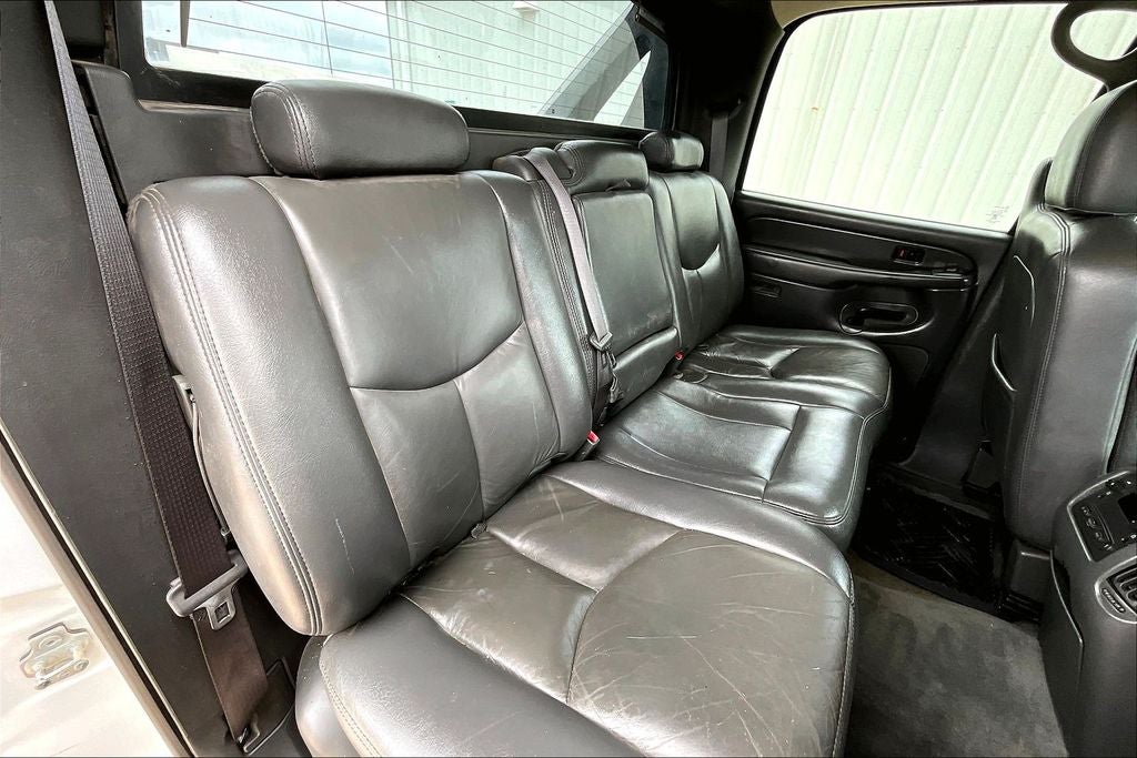 2004 Chevrolet Avalanche 1500 Base