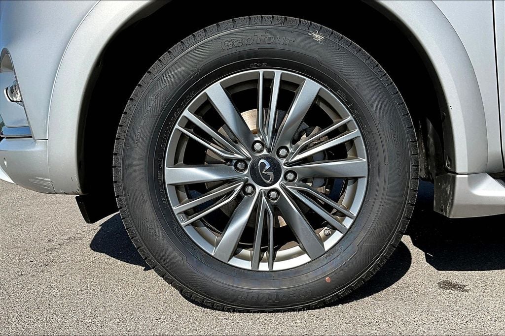 2022 INFINITI QX80 LUXE