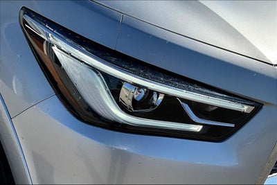 2022 INFINITI QX80 LUXE