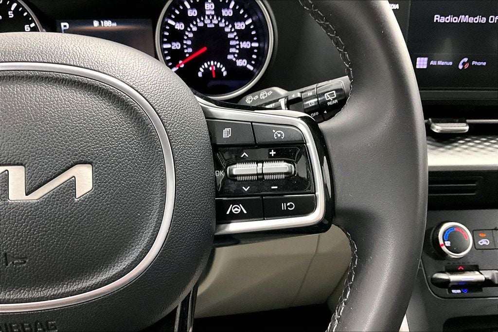 2024 Kia Carnival LX