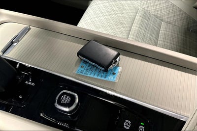 2022 Volvo XC60 B5 Momentum