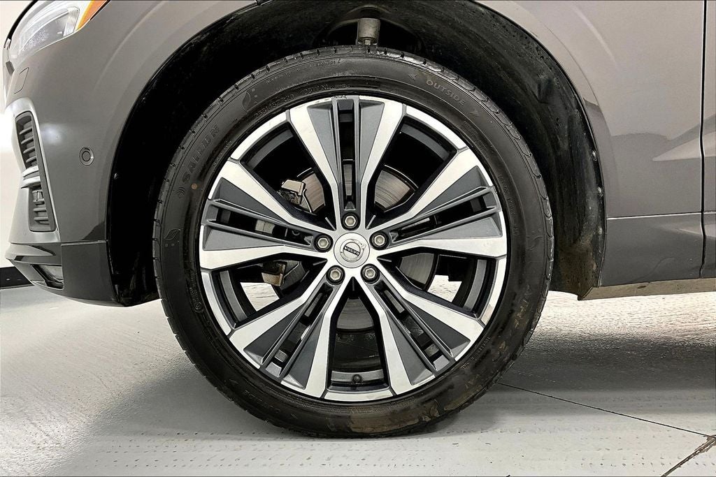 2022 Volvo XC60 B5 Momentum