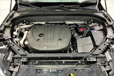2022 Volvo XC60 B5 Momentum