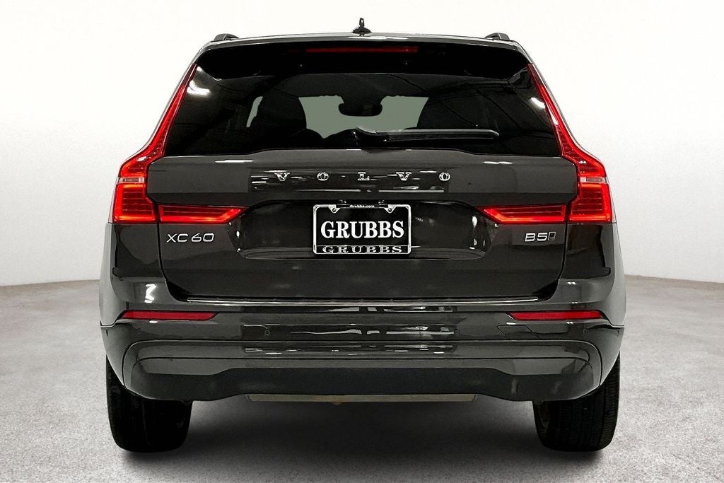 2022 Volvo XC60 B5 Momentum