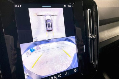 2024 Volvo XC40 B5 Plus Bright Theme