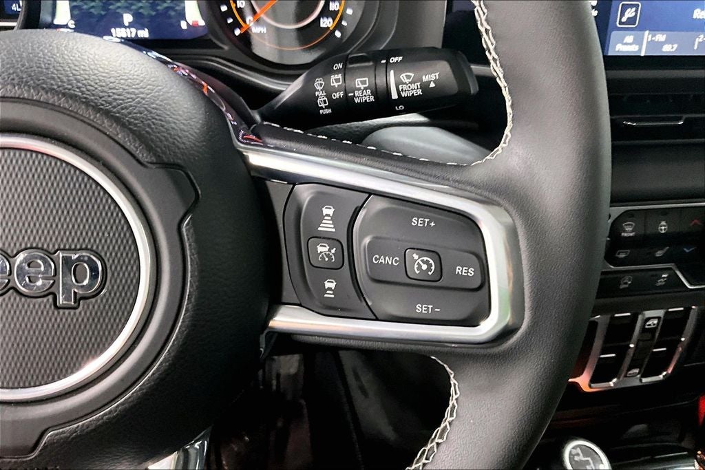 2025 Jeep Wrangler 4-Door Sahara 4x4